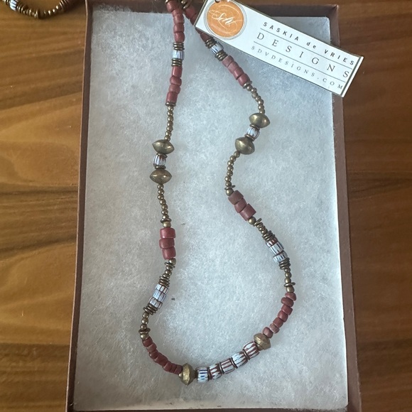 New Elegant Red Gold Green Glass and African Brass Necklace - - Picture 5 of 5